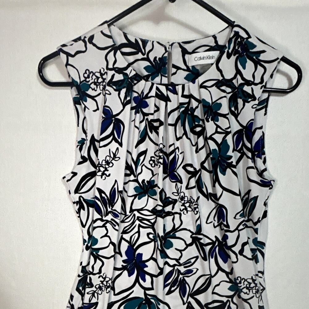Calvin Klein Women's Sleeveless Floral Pleated Button Blouse S White/Blue